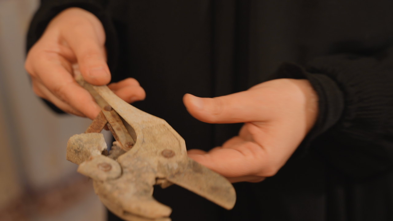 أداة عمل الشهيد علي قبيسي التي كانت معه في الجبهة